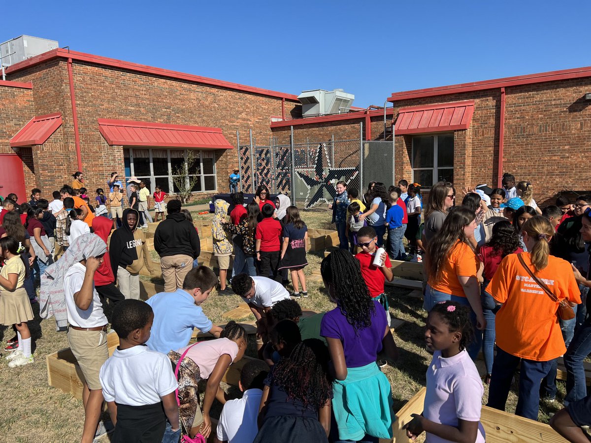 Dr. Hjamil A. Martínez-Vázquez tweet media