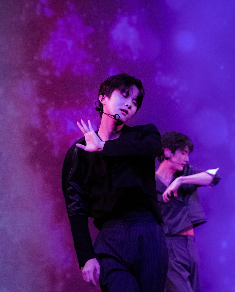 More of KINGDOM in Vancouver 

For <a href="/btsmag/">Beyond The Stage</a> 

#킹덤 #KINGDOM #KINGDOM_1ST_AMERICA_TOUR #kingdomgrandamericatour @KINGDOM_GFent