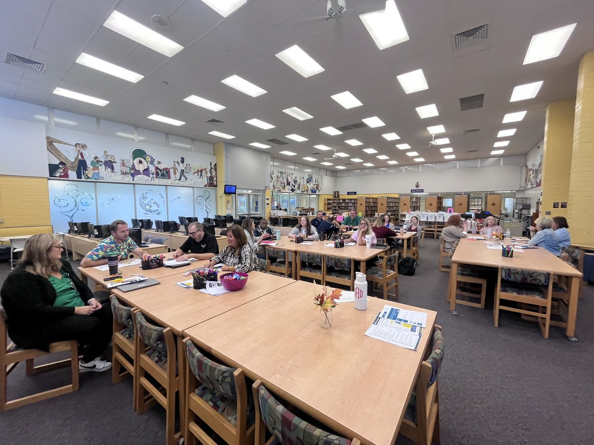 PCS_AVID's tweet image. @AVID4College 101 with @DHCHighSchool staff today! 

#AVIDmindset