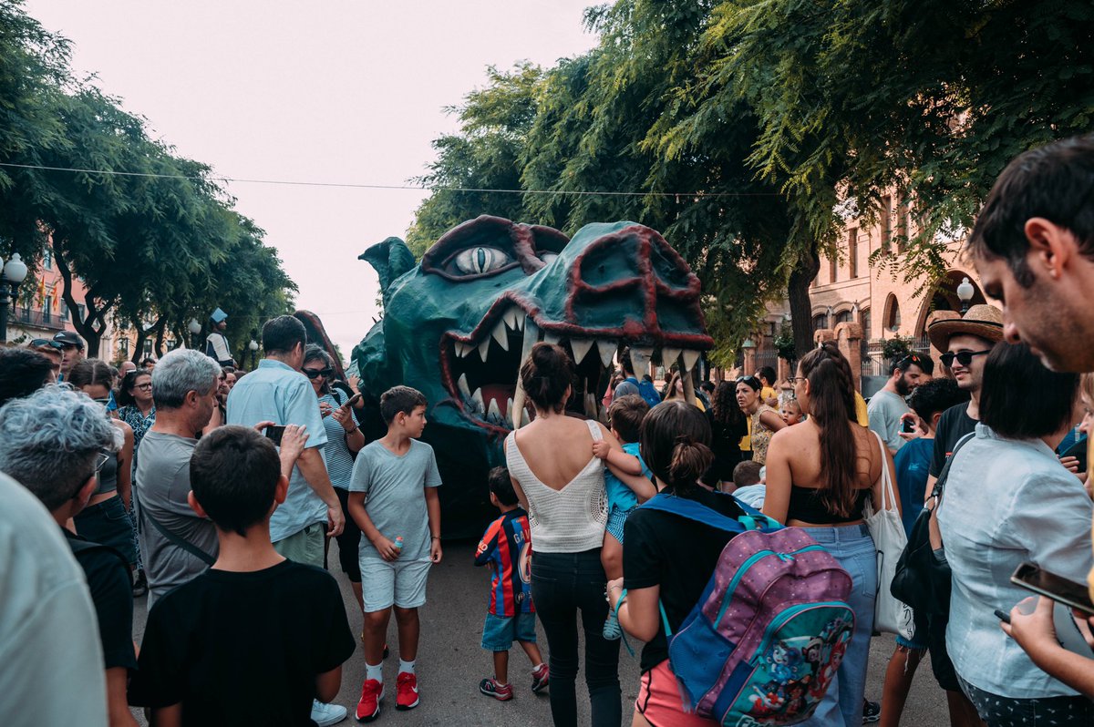 BallDiablesTgn's tweet photo. XXXIX Mostra de Folklore Viu “Retalls del vestit” - Santa Tecla 2023
📸 @DCrespo5
#BDT40 #SantaTecla2023 https://t.co/ztKSJ3Whj3