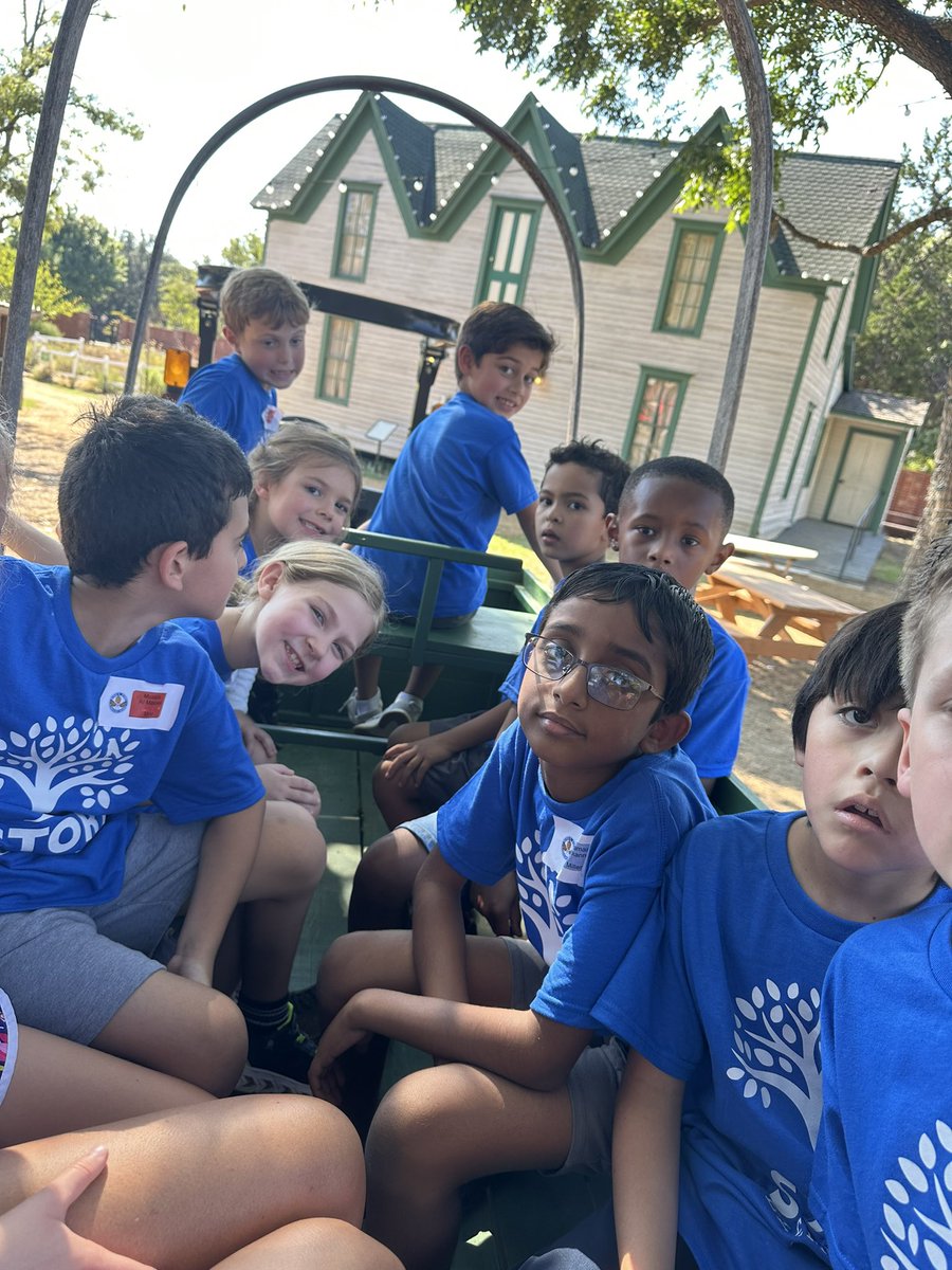 morganrasco's tweet photo. Field Trip fun! https://t.co/H6okq3cSF0
