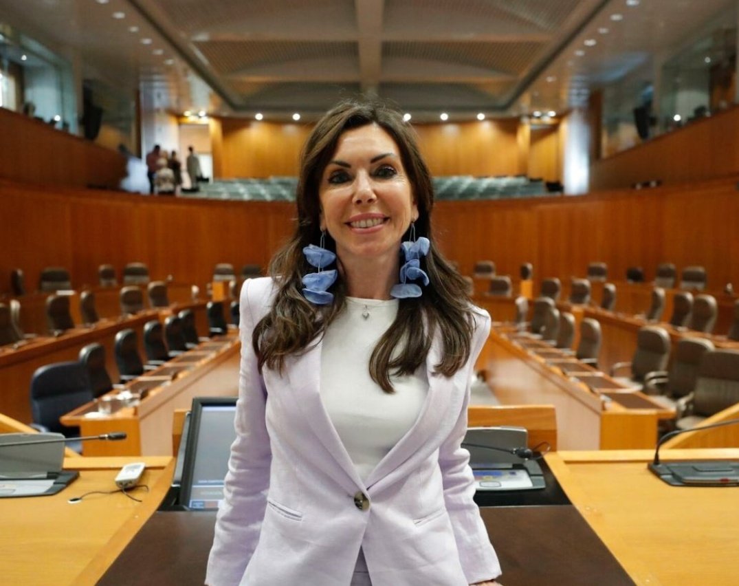 JavierO66080535's tweet image. ... Está es Marta Fernández, presidenta de las cortes de Aragón de Vox que hoy le ha negado el saludo a la suelta violadores de Irene Montero, a mí me representa, si a ti también, RETUITEA...