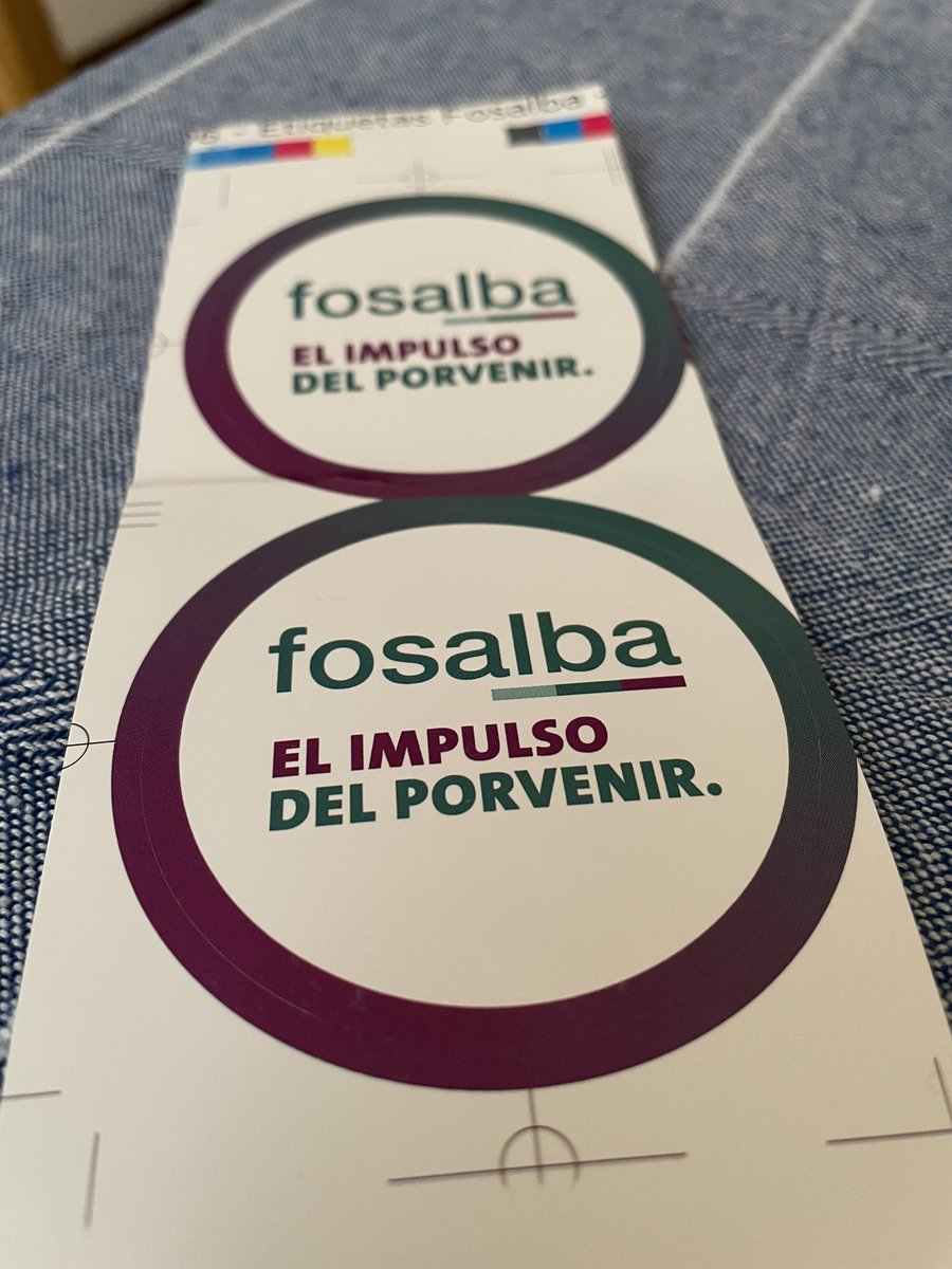 EmilianoYaffe's tweet photo. Voté y traje nuevo sticker para el termo. 💪🏼 https://t.co/JL2XjqUr8w