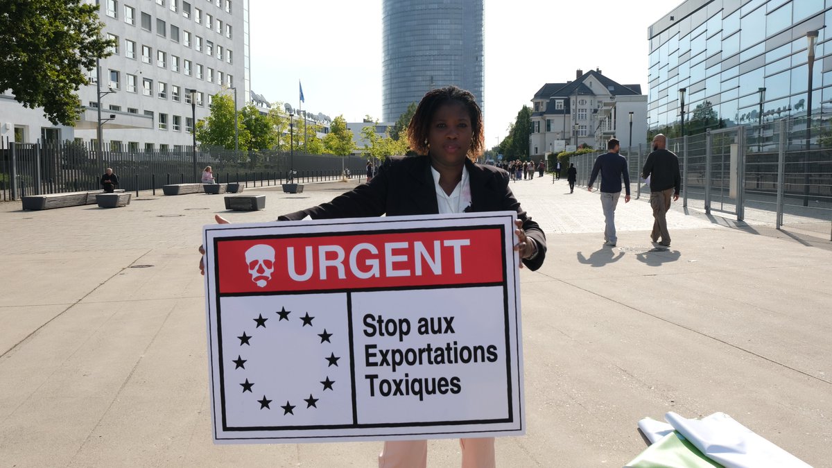📢 A critical target @ #ICCM5 is on the export of banned pesticides. Citing historical injustice, African govts are pushing hard for the prohibition of such toxic exports--but are currently being blocked by the US &amp; other exporting countries.

The people say: #StopToxicExports!