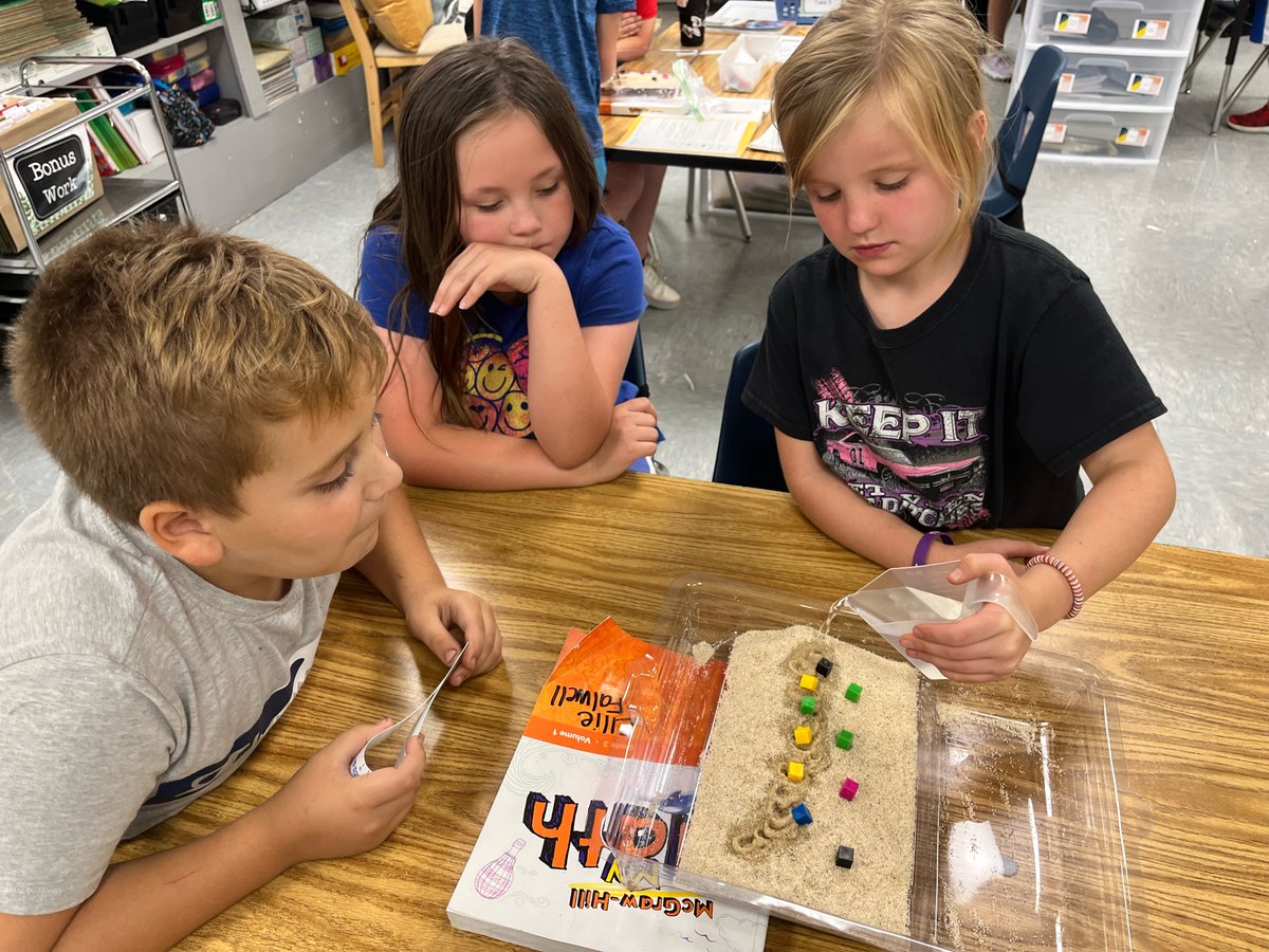 wpzizzers's tweet image. Dr. Rodriguez&apos;s third-grade class learned about natural hazards. The students were hands-on, simulating floods and landslides with small cubes representing homes. 🏠🔍 #ScienceExplorers #ZizzerProud