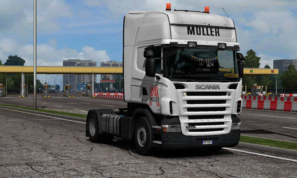 Odeio quando vejo um destes camiões na estrada mano não tens vergonha veste umas calças