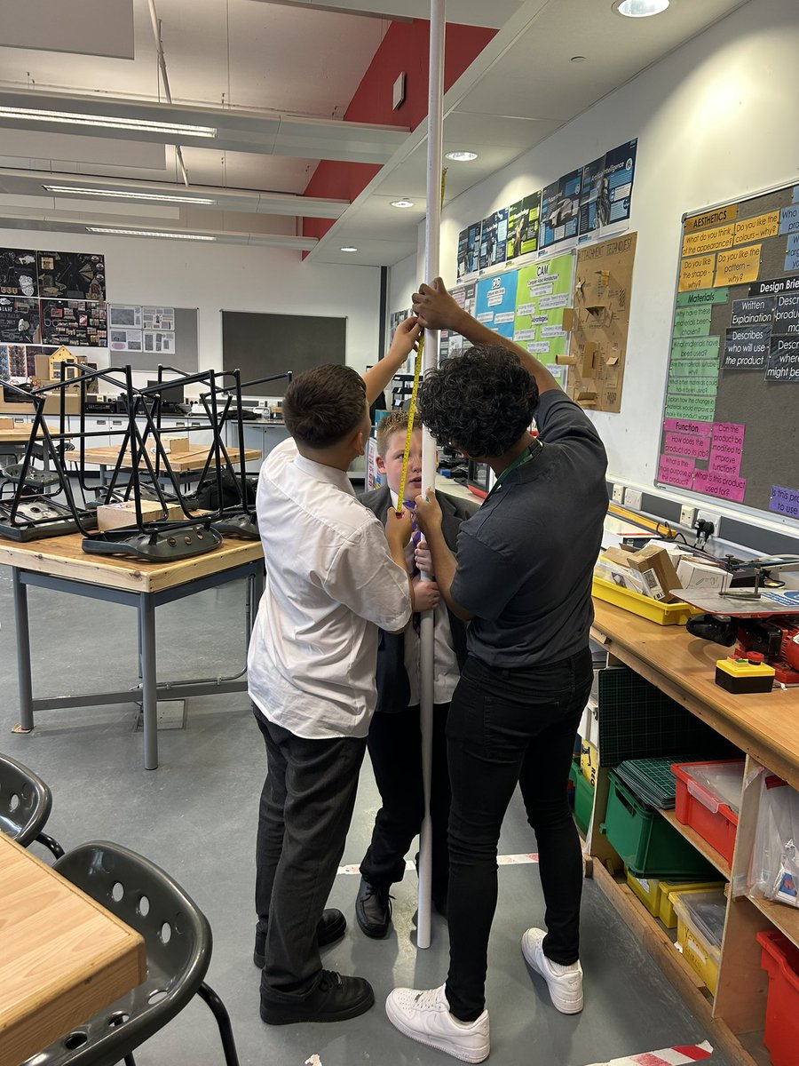 A lovely way to conclude the day 👌🏼

Some of our year 8 students working together on a road safety project 🚸🚗

Next stop is a local primary school to work collaboratively and help the young people decorate 🖍️🎨

<a href="/BCHS_uk/">Blackburn Central High School</a>