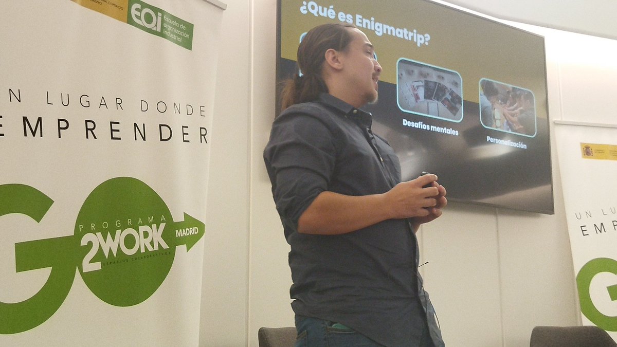 SilviaMazzoli's tweet photo. Carlos Bolívar presenta Enigmatryp y nos invita a detectar 4 números en su presentación, qué bueno! 
#CoworkingMadrid @eoi https://t.co/LvqUl3odqr