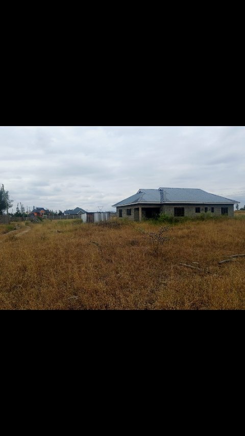 🏡 Looking for a residential plot near Kamulu Joska? @LeeMuriuki9 has  the perfect opportunity! 50x100 plot, tittle deed ready, and just 2km  from the main highway. Don't miss out on this deal! 🌳💼  #RealEstateKenya #InvestInLand 🇰🇪