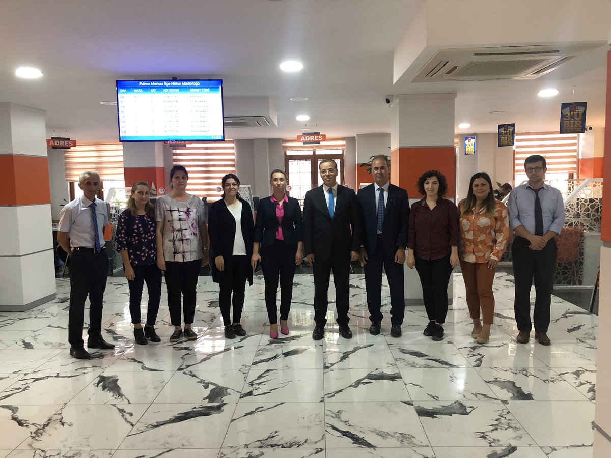 Teftiş programı kapsamında bulunduğumuz Edirne’de Nüfus ve Vatandaşlık İl Müdürlüğümüzü ziyaret ettim.