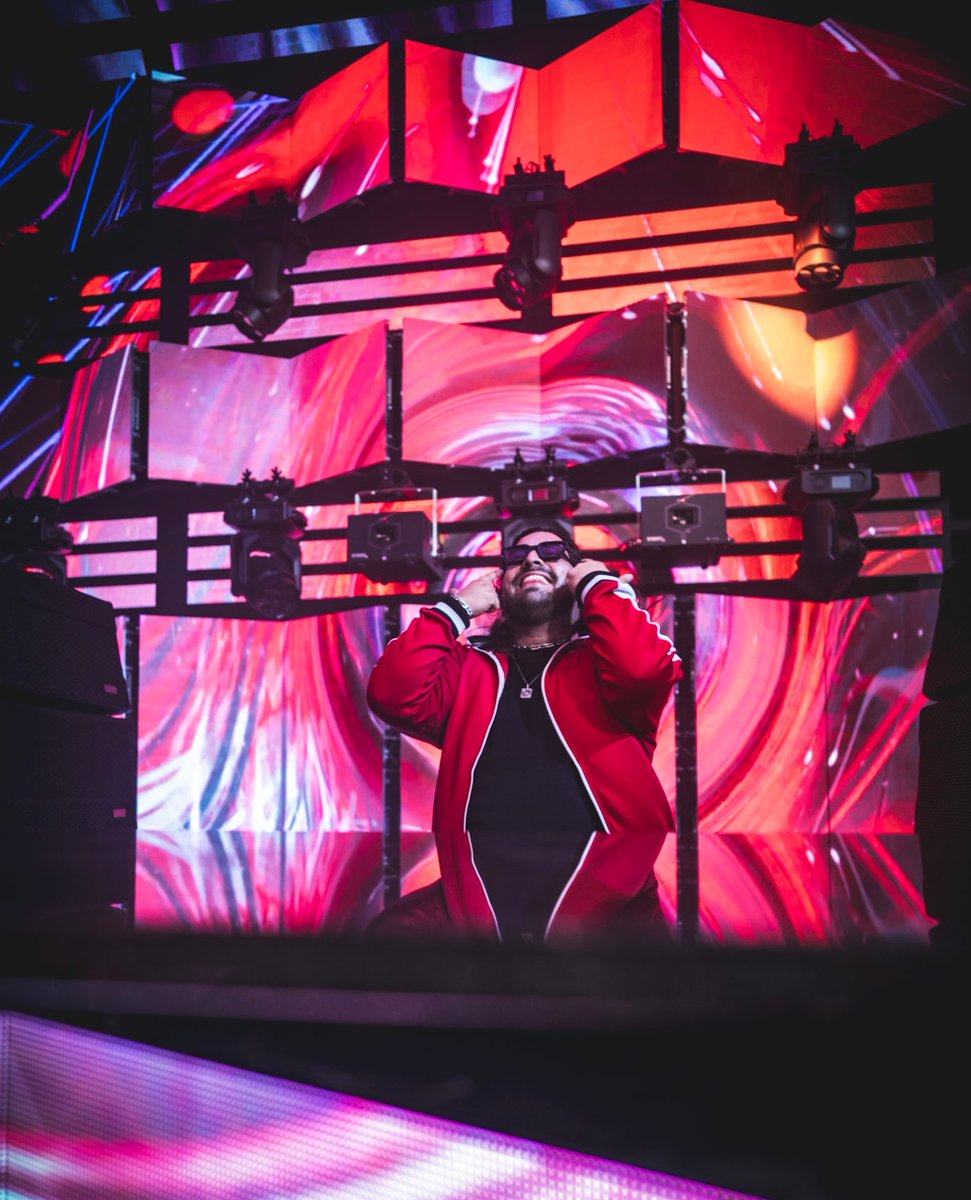 These Disco Daddies 🪩 are about to have us grooving in the fast lane tomorrow! @Trypbox and @Goshfathertv have joined forces to create the ultimate house track “In a Ferrari”. Out on Friday 9/29.

On your mark, get set, go hit that pre-save link! 🏁 hypeddit.com/trypboxgoshfat…