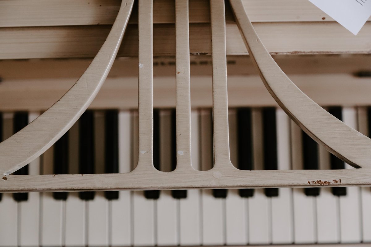 OESchool's tweet photo. We are a community of collective creatives! Here at Ocean's Edge we offer piano lessons and courses like Piano Proficiency!

#OE18 #oceansedgecommunity #calvarychapel #southflorida #certificate #degree #student #musicschool #discipleship #community #family #songwriting #studen... https://t.co/olFkWw88Tu