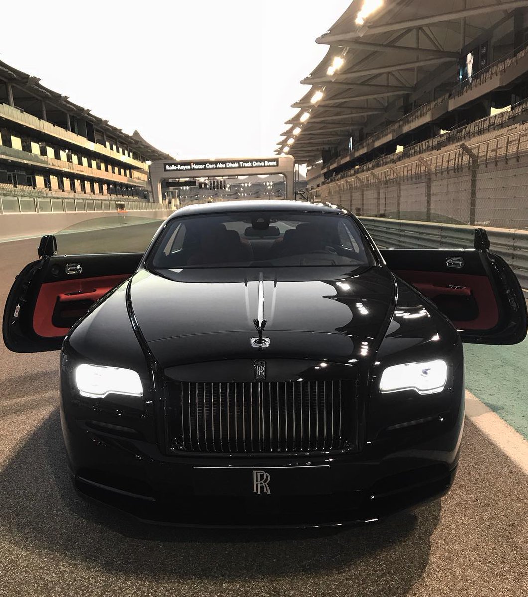 bigsamxo's tweet photo. Wraith Prolly #luxurylifestyle #เกมรักทรยศep12 #มินนี่ https://t.co/1pUVpyxY96