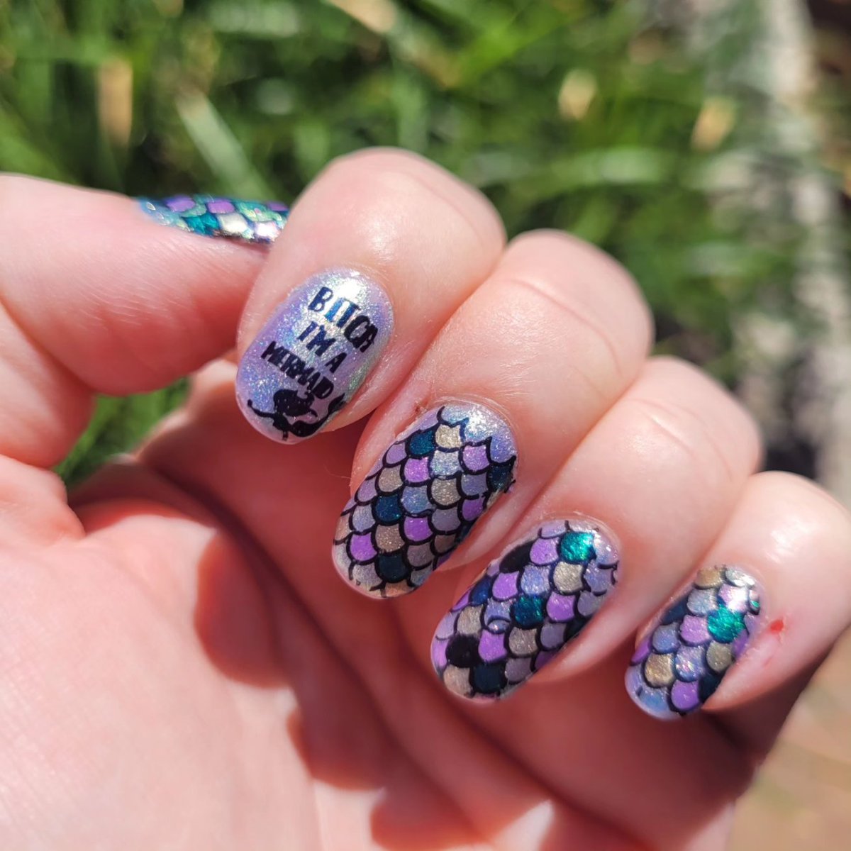 brandiejune's tweet image. Feeling my best mermaid 🧜‍♀️ vibes. Did some reverse stamping with shimmering polishes and a @hellomaniology mermaid plate. 
Code MYNAILS10 is good for 10% off Maniology.
#maniologyambassador  #manichallengesep23 #Maniology #mermaid #mermaidvibes #nailpolish