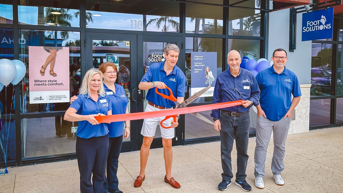 delraychamber's tweet image. #Recap of the @FootSolutions ribbon cutting, located in Delray Marketplace at 9173 W Atlantic Ave Suite 118. Foot Solutions offers custom orthotics, high-tech insoles, and healthy footwear. 👟👣

#DelrayChamber #FootSolutions #DelrayBeach #AtlanticAve #SouthFlorida #Orthotics