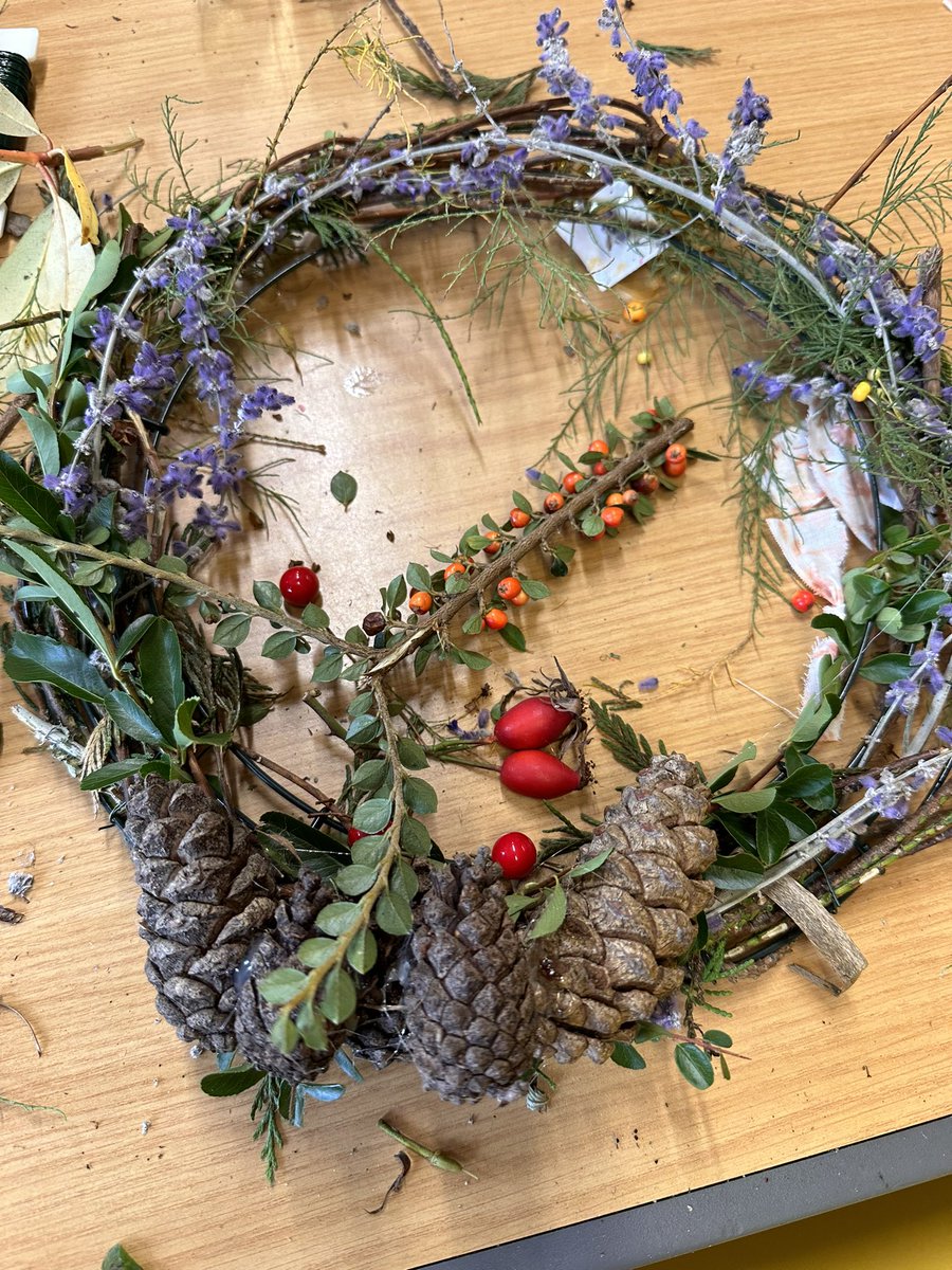 CppNeets's tweet photo. Inspired by #Autumn,  the
young people on the JGW+ programme made some stunning #autumnal wreaths today. Plus a beautiful bouquet from the left-overs. #thursdaymorning autumncolors #creativity https://t.co/HwBOGsObKQ