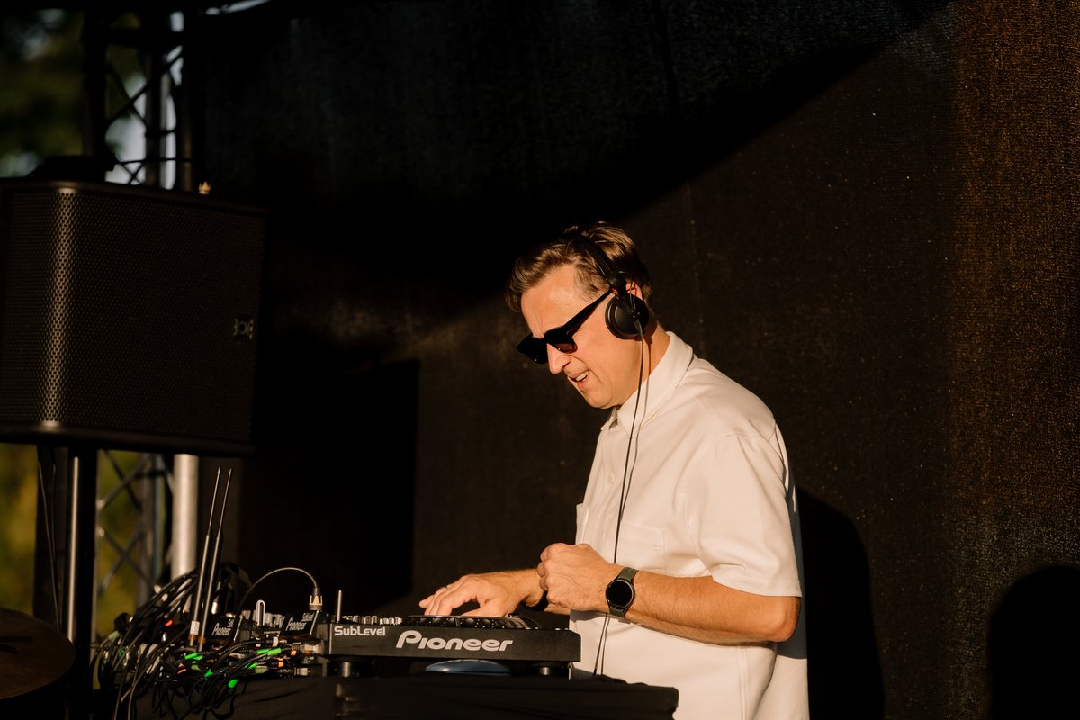 nworks_lv's tweet photo. Nesen uzspēlējām B2B ar manu draugu DJ Rise uz vienas skatuves. Uz viena viļņa, kopā ar Brandīns viesiem, restorāna 7 gadu jubilejas ballītē. Soulful forever! https://t.co/2HS9vBFMj6