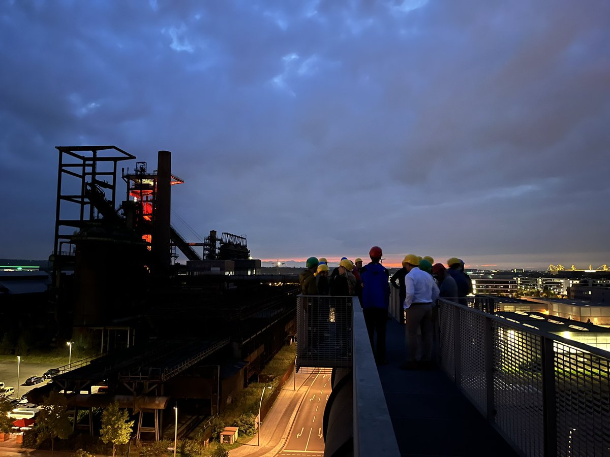 Noch mehr neue Perspektiven: Warm-up beim Skywalk auf Phoenix West für die <a href="/SciCARde/">SciCAR</a> Konferenz ab morgen in Dortmund, Programm und Anmeldung -&gt; netzwerkrecherche.org/termine/konfer… #ddj