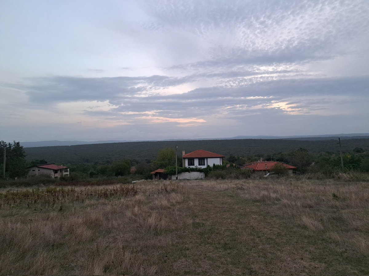 Geven_RC's tweet photo. #fullmoon #Gospodinovo #Bulgaria #afterworkwalk https://t.co/qhxz0ZiqCo