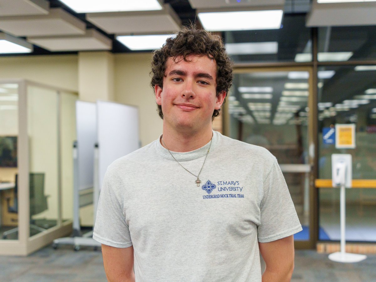 StMarysU's tweet image. It's all about that gold and blue (and pink) on #SpiritThursday. #StMU #campuslife #collegelife