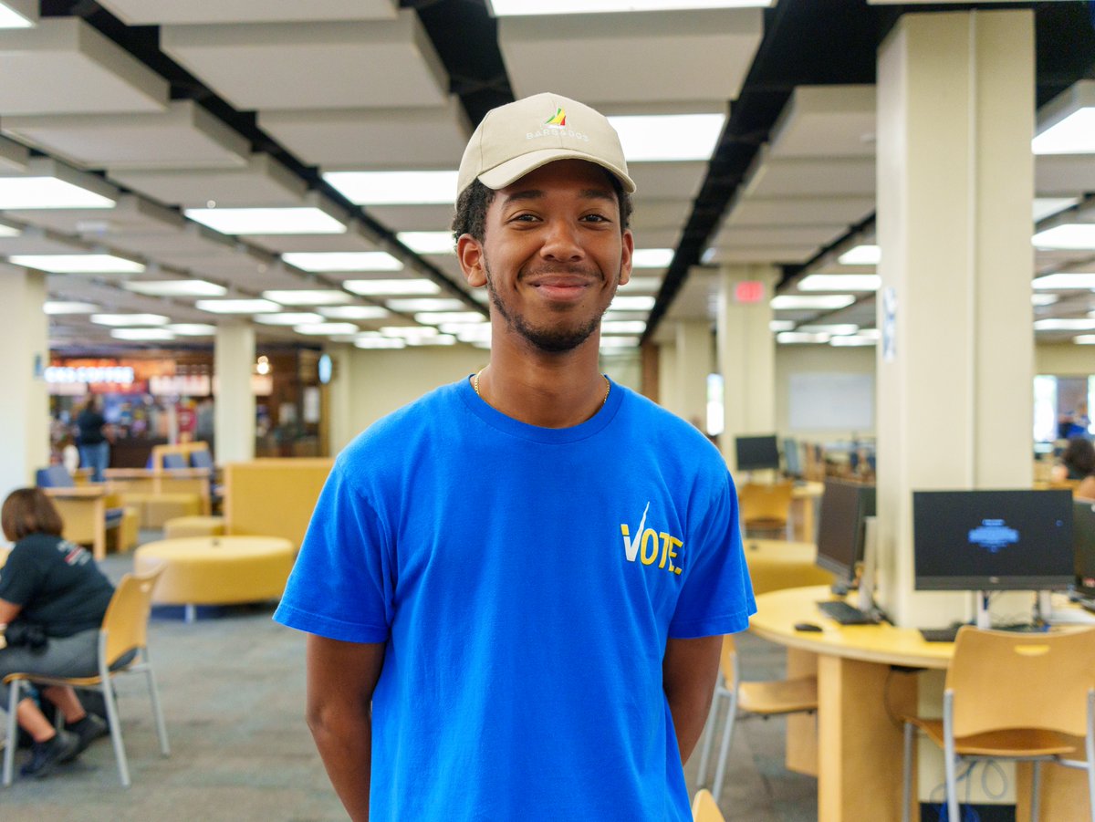 StMarysU's tweet image. It's all about that gold and blue (and pink) on #SpiritThursday. #StMU #campuslife #collegelife