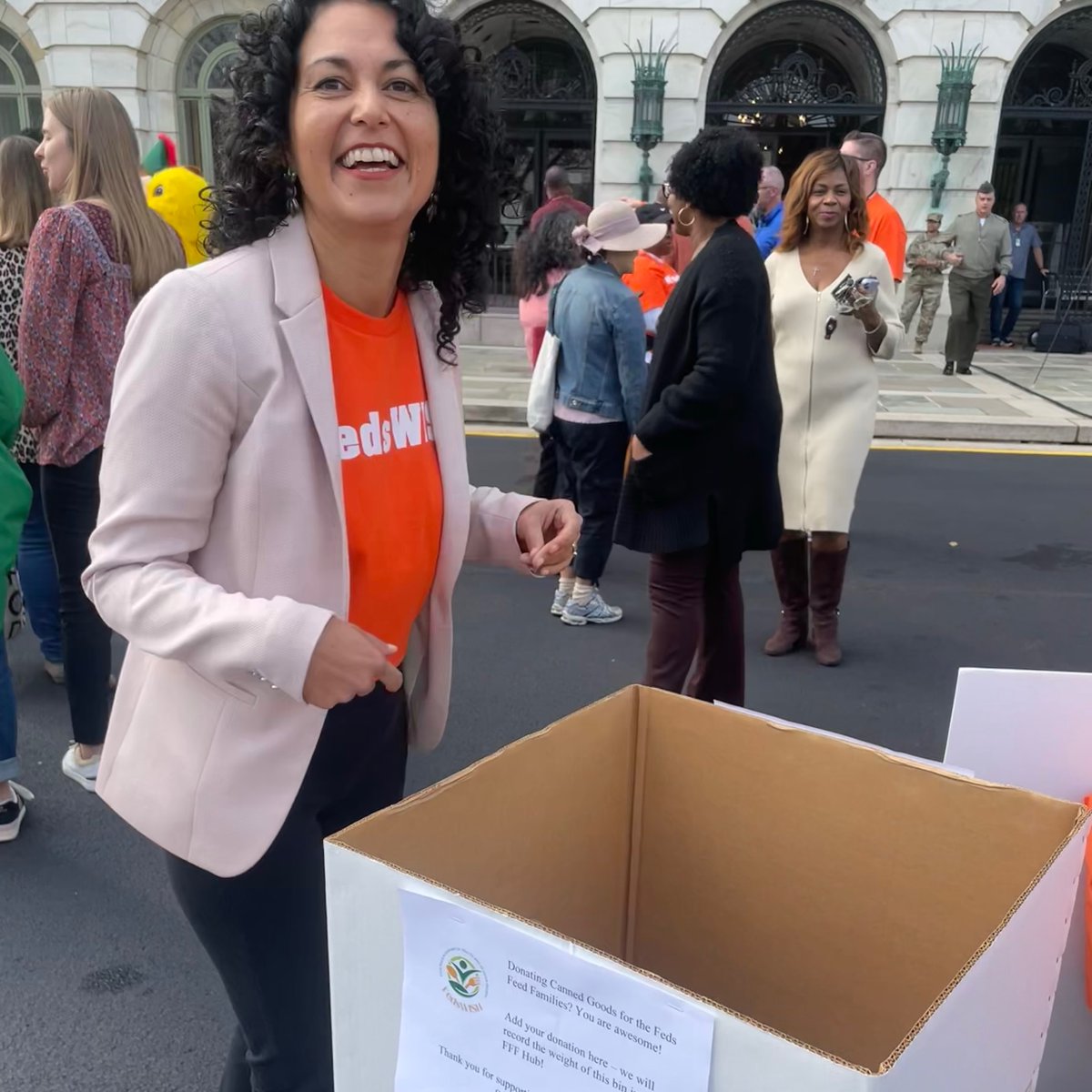 Joined the Feds Feed Families #FedsWISH Walk today to raise awareness for hunger. Through @TKOHUNGER, federal employees have shown compassion and support to tackle food & nutrition insecurity. Honored to see the federal workforce come together for this noble cause.