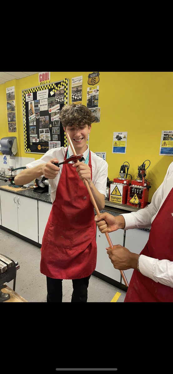 Happy #NationalManufacturingDay from us at <a href="/NorthLivAcademy/">North Liverpool Academy</a> down in technology!
Below is a snapshot of a day in the life of our sixth form engineers #proudteacher