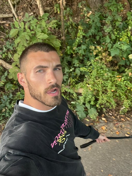 doggie style https://t.co/96eEMmvHGu