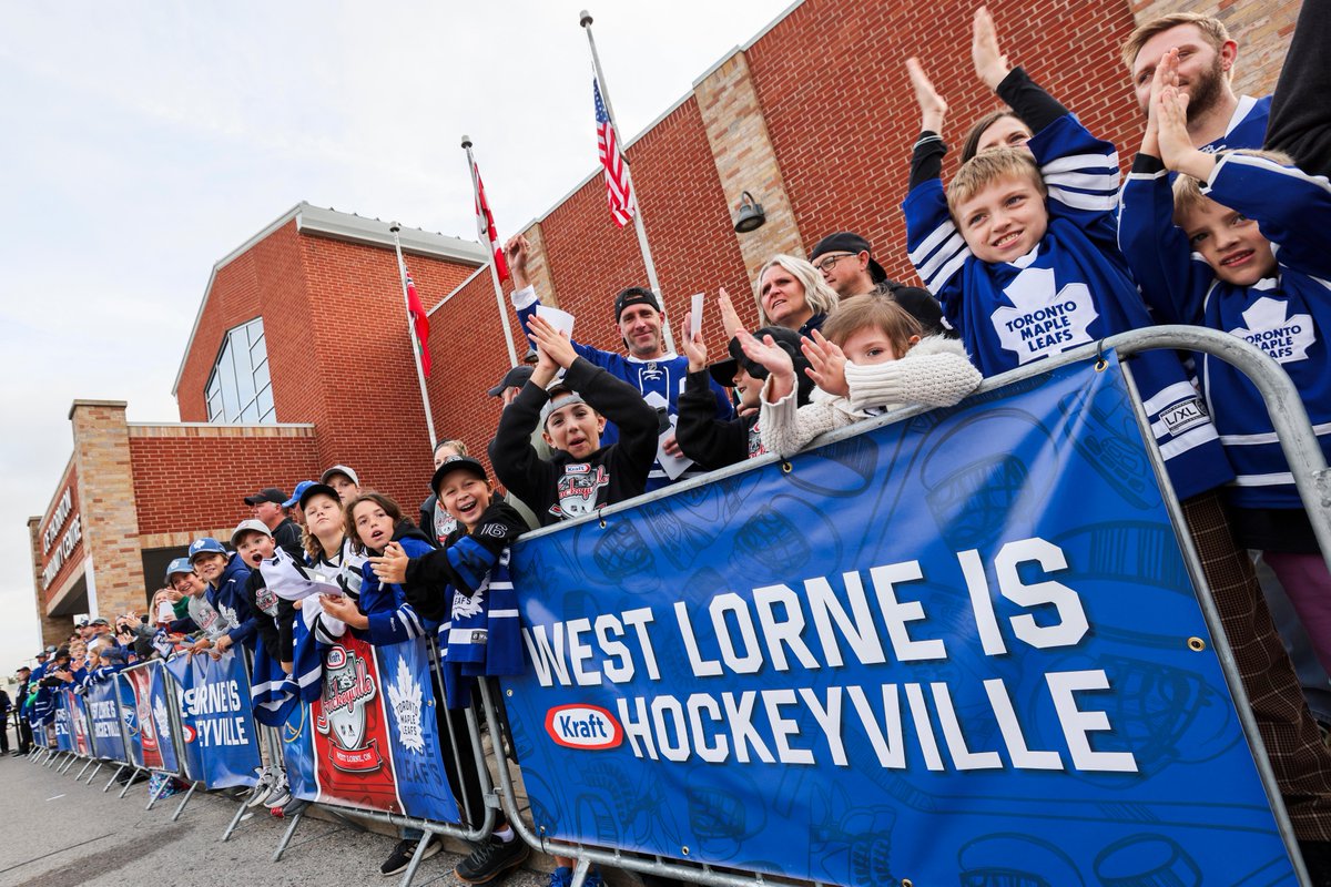 Memories that will last a lifetime. 💙

Congratulations on being #KraftHockeyville, West Lorne!