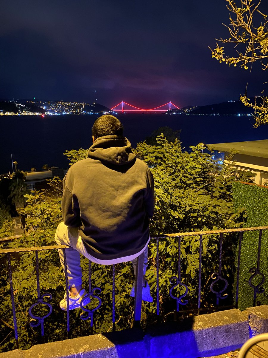 bir manzara var cennet sanki paradise