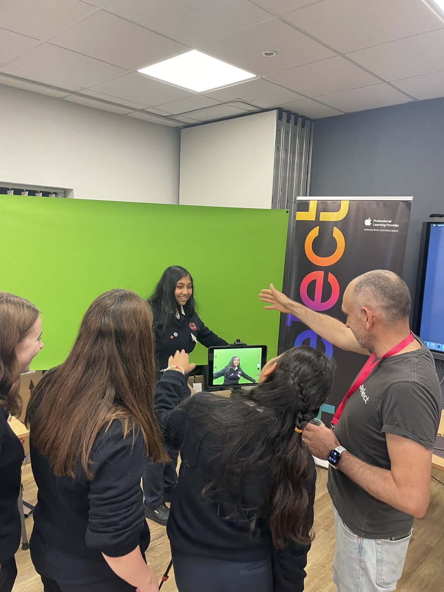RTCCork's tweet photo. Apple Innovations event Cork was great and our @RTCCork schedule is now live. Thanks to @SelectTech_IE @SpheroEdu and Bongo Buddies @StVincentsCork @sineadin for bringing some magic and @cork_cesc for hosting #AppleRTC https://t.co/npYvNUnVPW