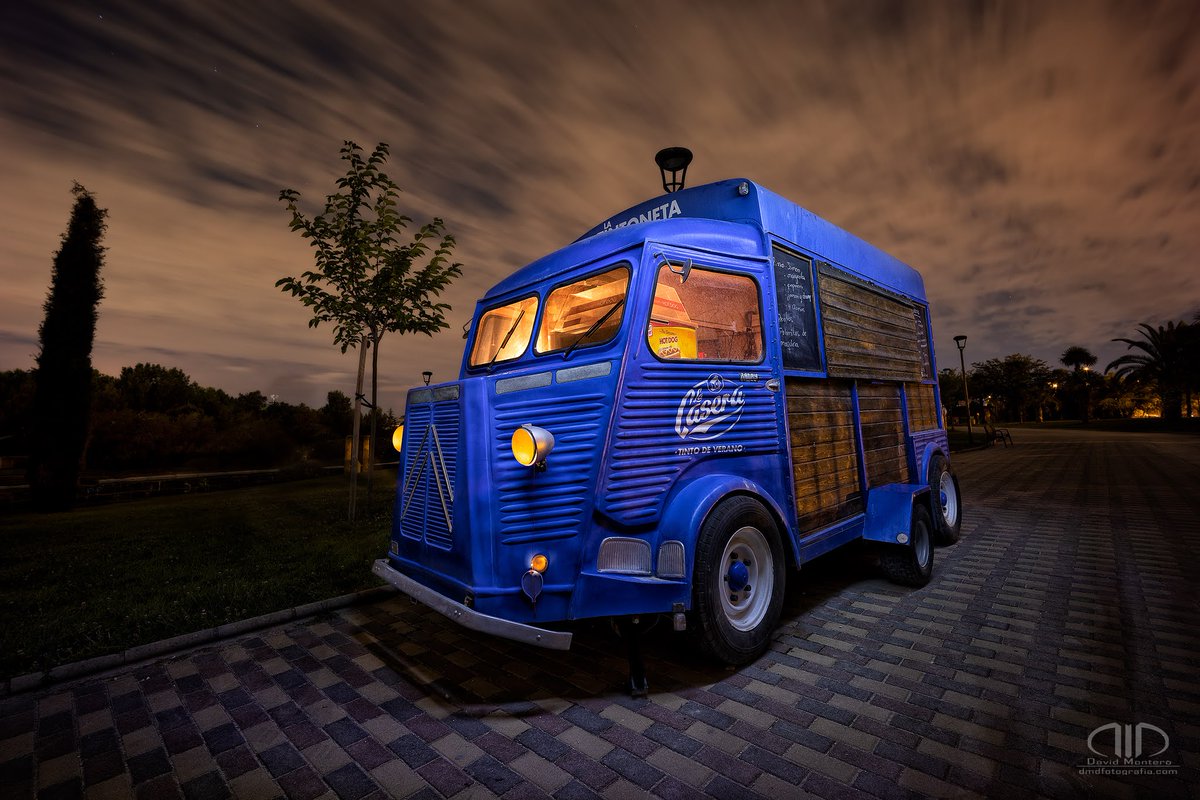 Lebiakhon's tweet photo. Se acabó el verano pero no el tinto. Mira que nos gusta un coche bonito para poder iluminarlo, y este no se podía escapar esa noche.
Por muchas más noches de fotos y risas.
#inight #dmdfotografia #NightShift #nightsquad https://t.co/C9zsnGYyxz