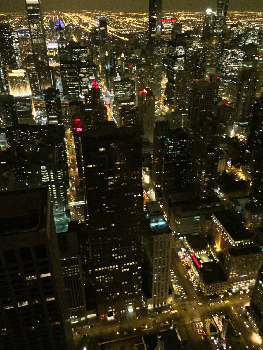 gingertealkp's tweet photo. @IlliniJen NOOOOOOOO WAAAAAAAYYYYY!!! I can’t believe it!! The views from that place were spectacular!! That’s such a bummer! 😔 #SignatureRoom #Chicago https://t.co/LIUMQrL84K