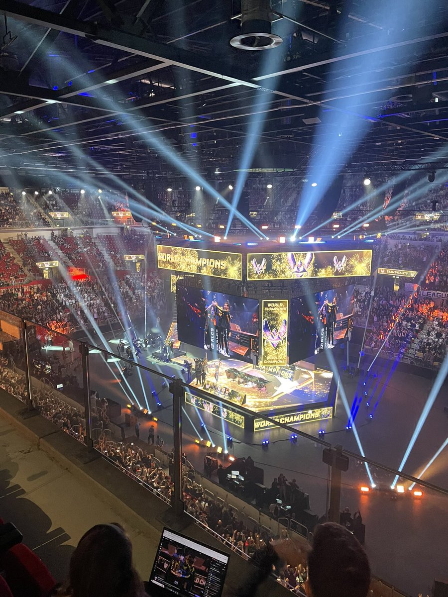 Riot chlo jo tweet media