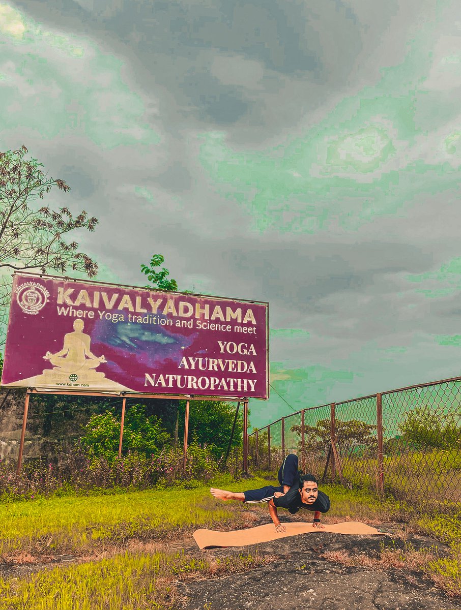 TanmoyYoga's tweet photo. @kdhamyoga Where Yoga Tradition and Science Meet
Here is my new video link go &amp; show some love 🫶🌸
https://t.co/tevxwNsPRp
#Trending #yogasana #yoga #posture #youtubepremium #Twitter #post #youtubechannel https://t.co/Ik7lxq4oTW