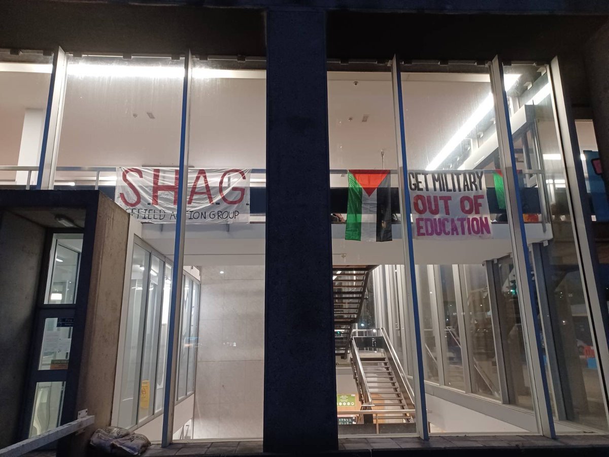 sheffaction's tweet photo. 🚨 SHEFFIELD ACTION GROUP OCCUPY ARTS TOWER 🚨

🪖 @sheffielduni take more money than any other UK uni from murderous arms companies - they must drop their extensive links to the arms trade

✊ and negotiate properly with @sheffielducu https://t.co/pgG09qdnHx