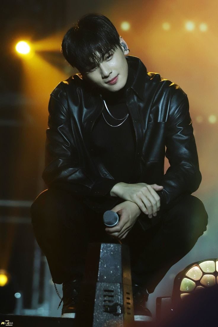 Lia44's tweet photo. I vote #CHAEUNWOO from #ASTRO to #TOP100KPOPVISUAL @TOP100KPOP https://t.co/eSNLjTrydv