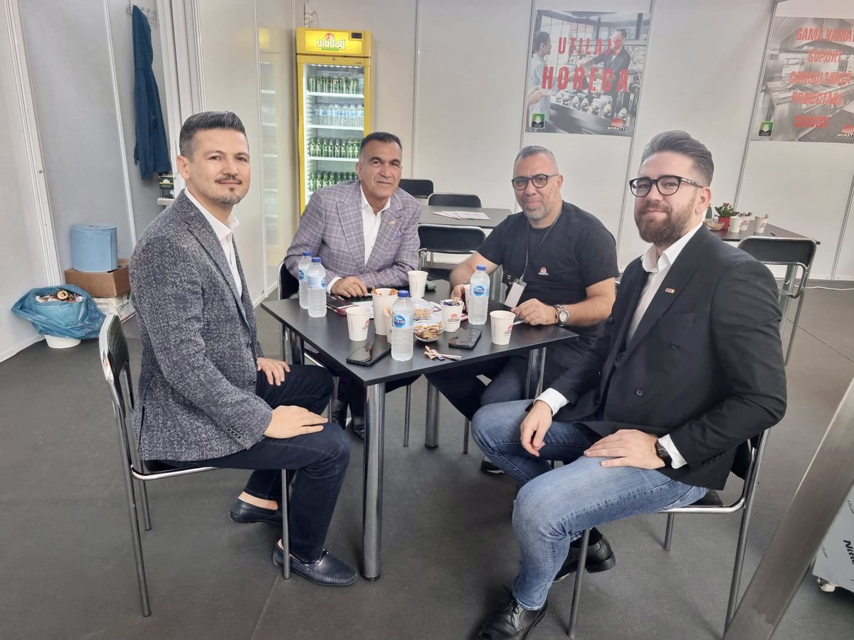 romanyatiad's tweet photo. TİAD Başkan Yardımcımız Gürsel Öztürkmen, Hala Laminor’da 28 Eylül - 1 Ekim tarihleri arasında düzenlenen Foodexpo Gıda ve Gıda Ekipmanları Fuarında, yeni Üyelerimizden Sarmaşık Machines SRL’nin sahibi Murat Sisan’ı ziyaret etti. https://t.co/UVMhN2LIBe