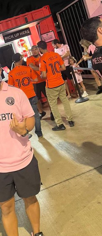 nalhie's tweet photo. Houston Dynamo fans last night…….
#influence #GOAT #InterMiamiCF #Messi𓃵 #USOC2023 #USOpencupfinal https://t.co/BodNjVJsE5