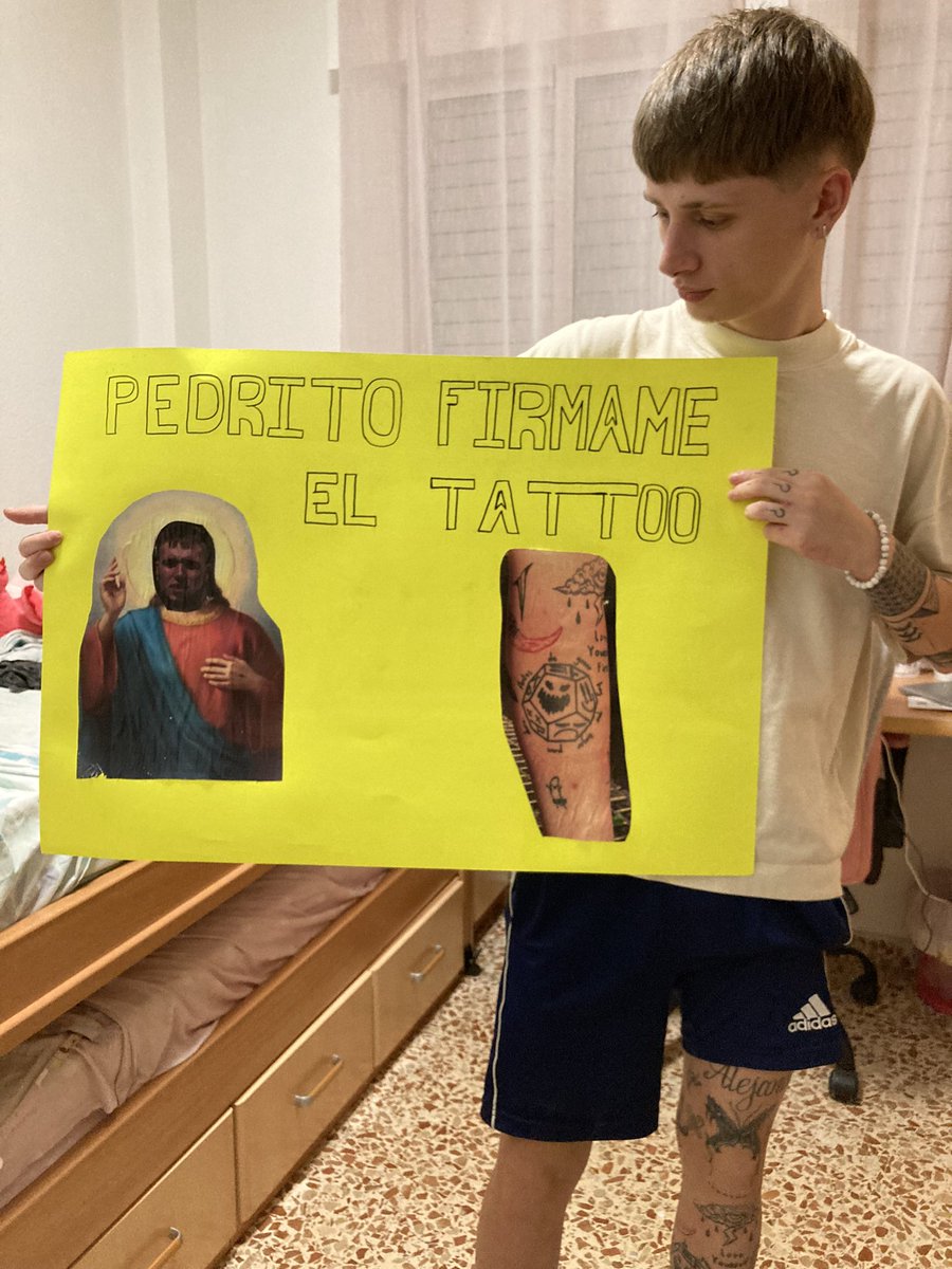 aarongrc's tweet photo. Estamos ready @Madrid_Salvaje 
O me firmas el tattoo o me rapo @HardGaliza https://t.co/RDx9ZlT0QP