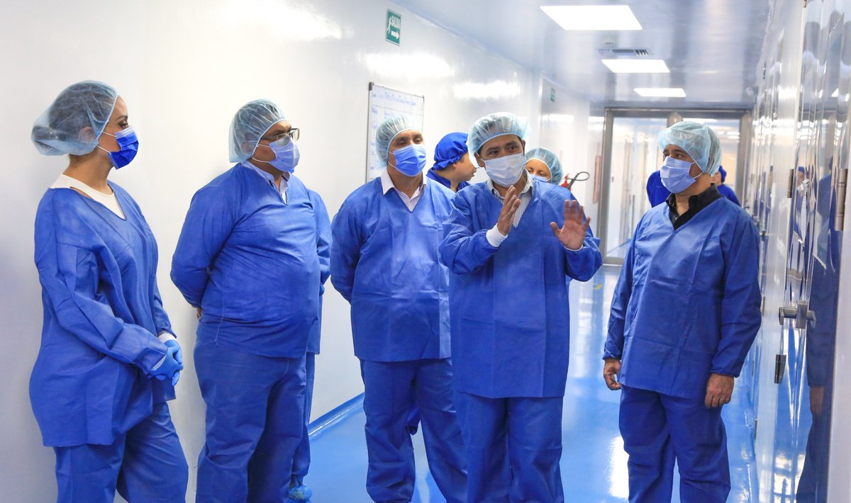 Arcsa_Ec's tweet photo. Como parte de su agenda de trabajo en #Quito, la Directora Ejecutiva de #Arcsa, Ana Karina Ramírez, visitó la sede del laboratorio farmacéutico #Qualipharm, donde revisó la aplicación de las prácticas de calidad y seguridad en el desarrollo de sus productos. ✅🧴
#ArcsaTeCuida🇪🇨 https://t.co/IAUalIGWFO
