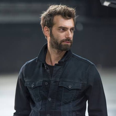 Show, İlker Kaleli’nin başrolde yer alacağı Arak dizisini Pazartesi akşamları yayınlamayı düşünüyor. Henüz çok erken ama düşünce bu yönde.