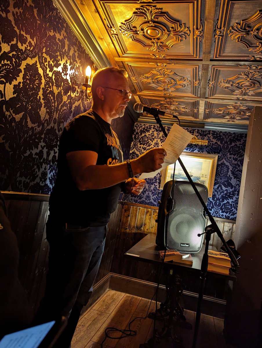 portybelle's tweet photo. Everyone @NoirBarEdin is being entertained by @HaleWrites reading from his #ComebackTrail series about famous rock star and serial killer Jimmy Wayne. https://t.co/1AsC5wT84s