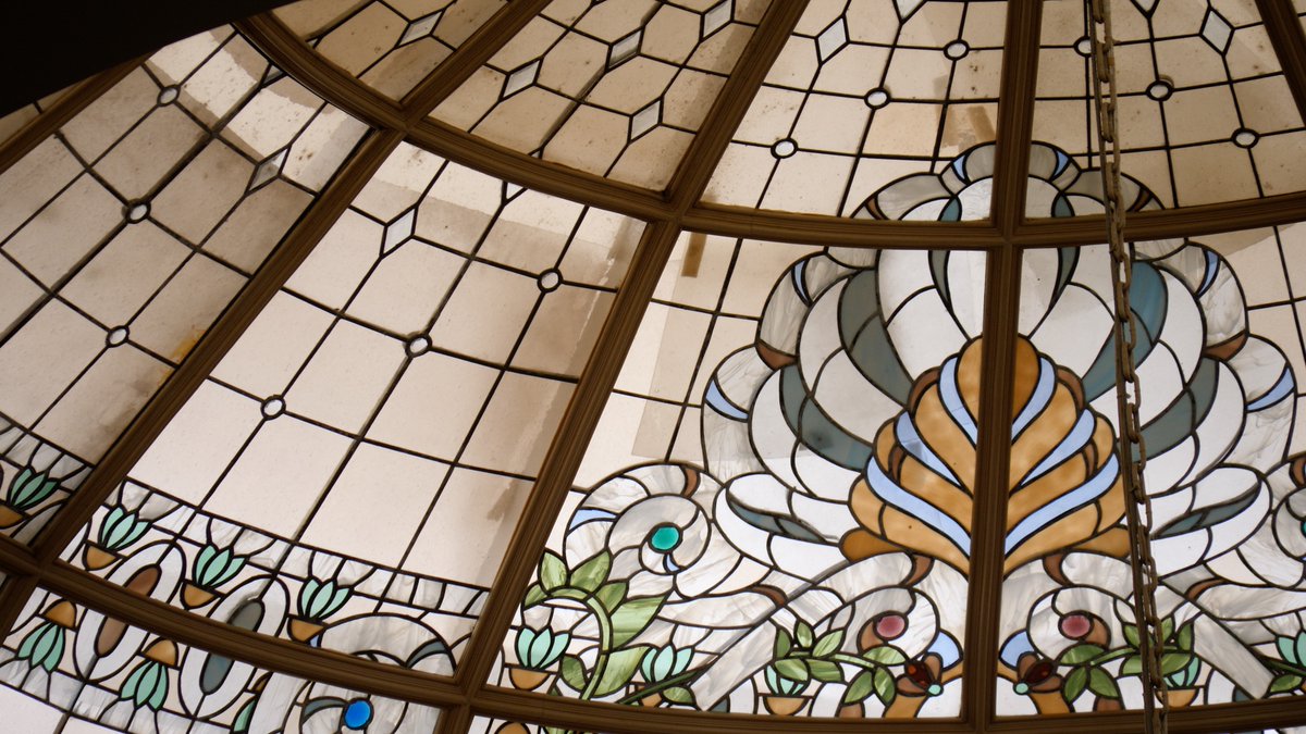 SirBrayden's tweet image. SOMEONE PLEASE get Disney to take these old tarps off the Grand Floridian lobby skylights. We've been pointing out the painters tape for NEARLY A DECADE NOW. "Flagship Resort" by the way. Disney just spent tens of thousands repainting the ceiling and still couldn't be bothered.🤡