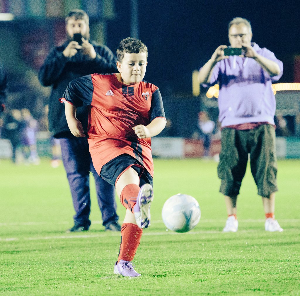 Aj_EyRe's tweet photo. @fiskertonschool @BadgerClass56 Two of your own gracing the @LincolnCity_FC pitch last night. Brilliant match day experience ⚽️👍🔴⚪️ https://t.co/JOmdQjrms0