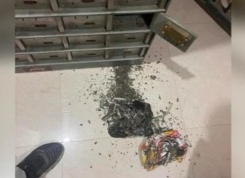 shorts_91's tweet image. Woman in India loses Rs 18 lakh  savings in cash to termites in bank locker

Read the details on: shorts91.com/category/india

#UttarPradesh #Moradabad @bankofbaroda @BankofBarodaCEO #termiteattack