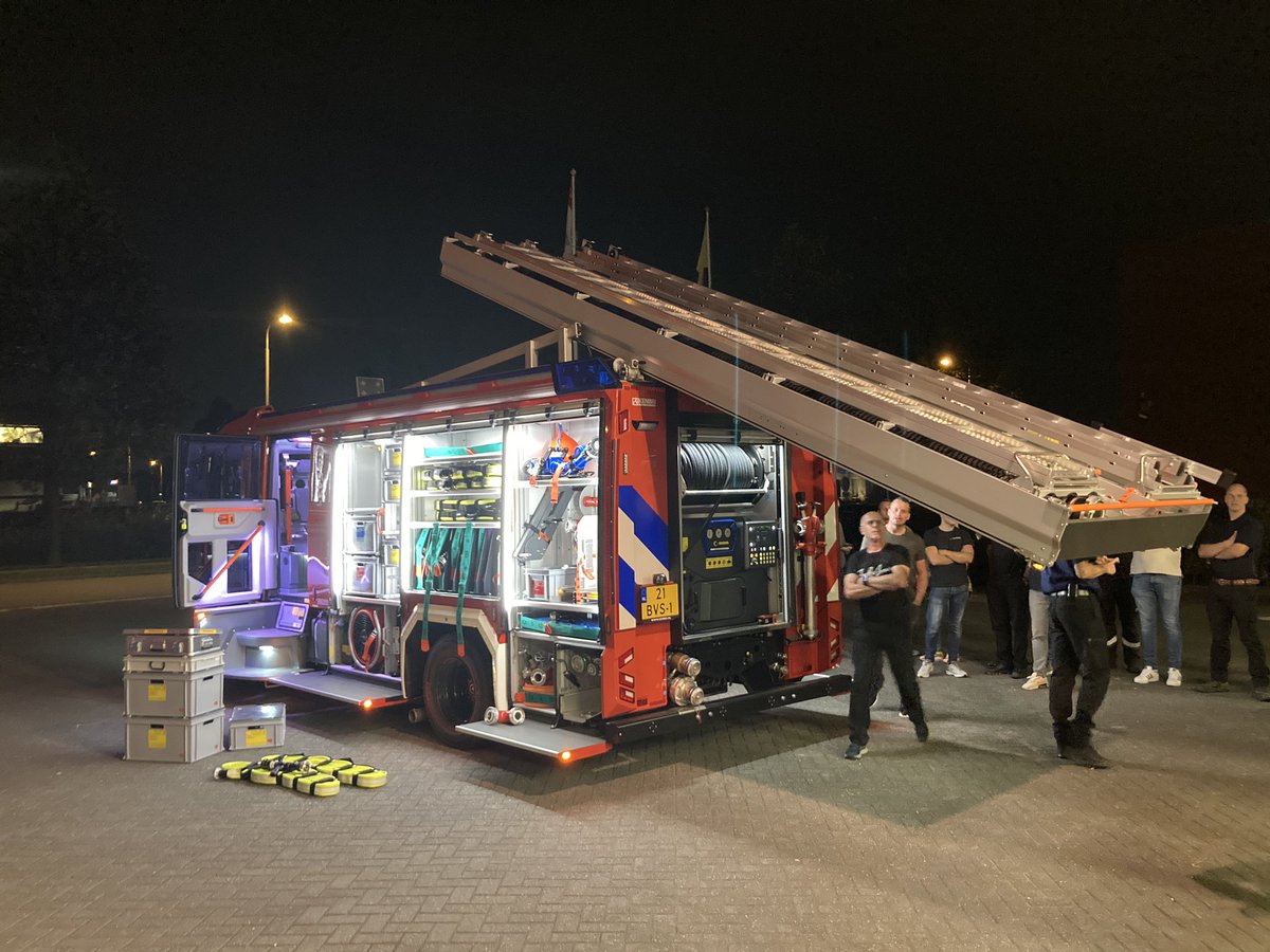 Vanavond aangesloten bij de kickoff van het vakbekwaamheidsprogramma nieuwe tankautospuiten #18-5431 #18-5432 <a href="/BrandweerOBL/">Brandweer Oud-Beijerland</a>  door de collega’s van van <a href="/Vakbekwaam_ZHZ/">Vakbekwaamheid BrandweerZHZ</a>