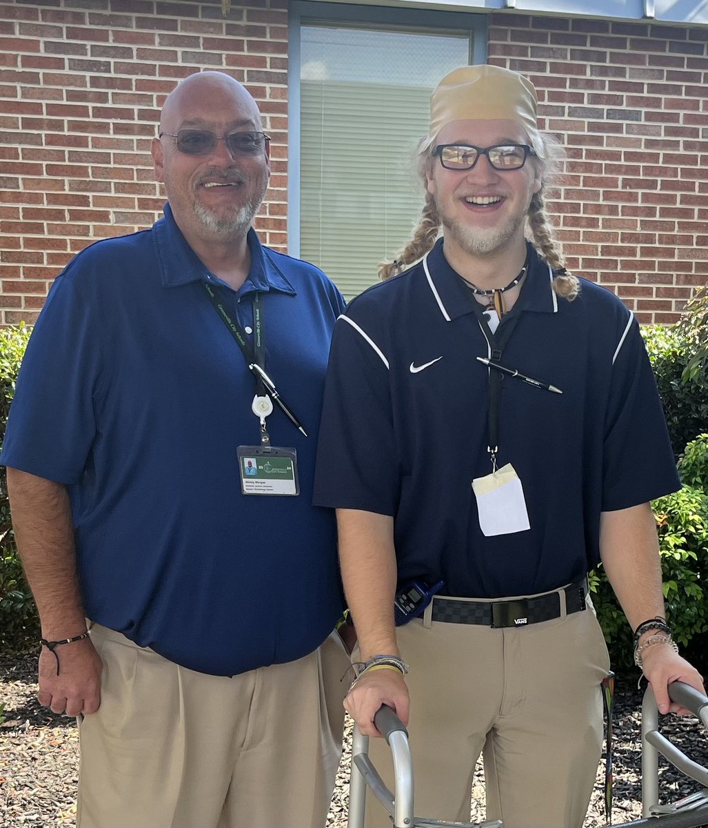 kimbunchcook's tweet photo. Your know you’re making a difference when students want to “Be” like you!! Andrew dressed up like his favorite teacher @JimmyMo06011794 @GreeneTechCtr @GreenevilleCity @aaronflanary @TeresaBClarkson @PaulaGTCaa https://t.co/SXzm2498U1