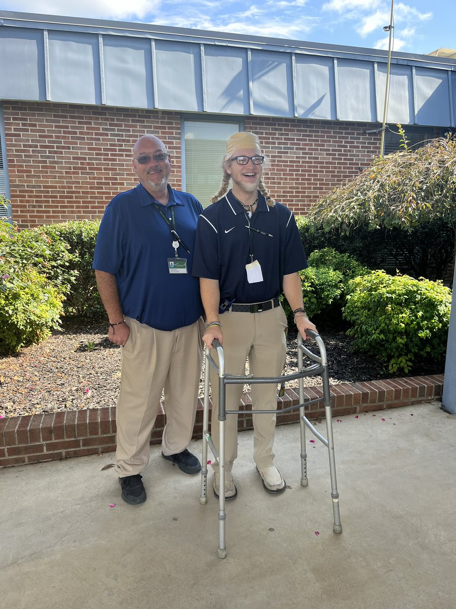 kimbunchcook's tweet photo. Your know you’re making a difference when students want to “Be” like you!! Andrew dressed up like his favorite teacher @JimmyMo06011794 @GreeneTechCtr @GreenevilleCity @aaronflanary @TeresaBClarkson @PaulaGTCaa https://t.co/SXzm2498U1