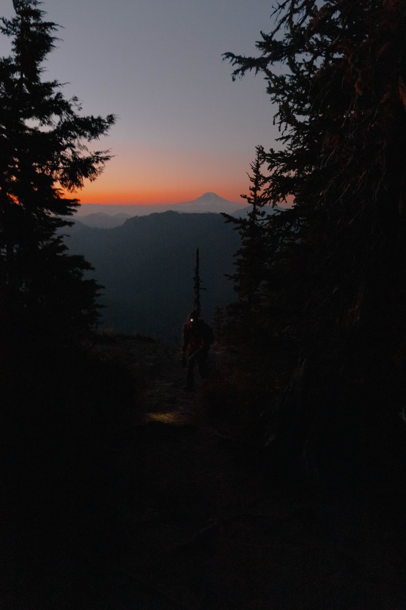 armaine7's tweet photo. Hike up HighRock for sunrise https://t.co/JUk3wYlgYB